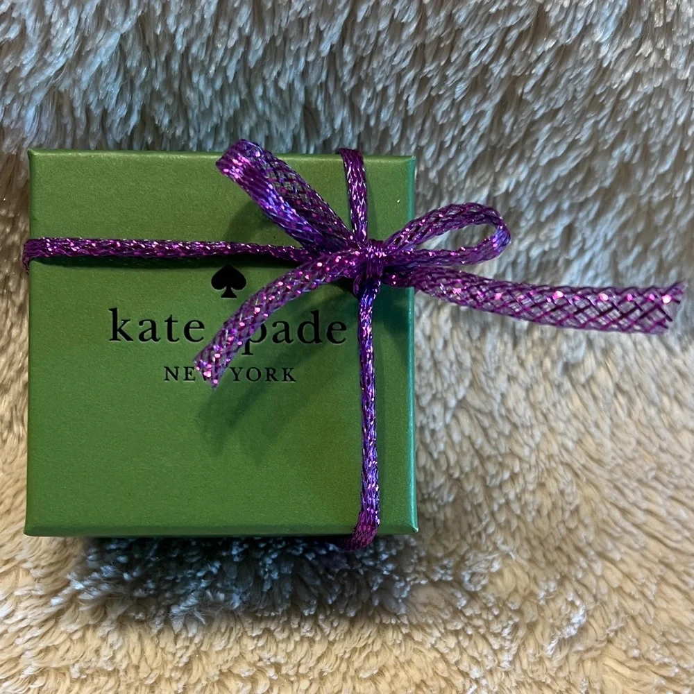 KATE SPADE One In A Million “C” Initial Necklace - Picture 2 of 6